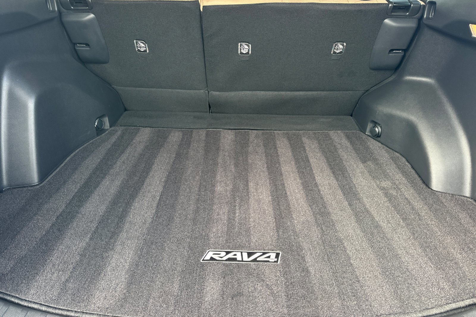 Certified 2021 Toyota RAV4 XLE w/ Convenience Package AWD/4WD image 15