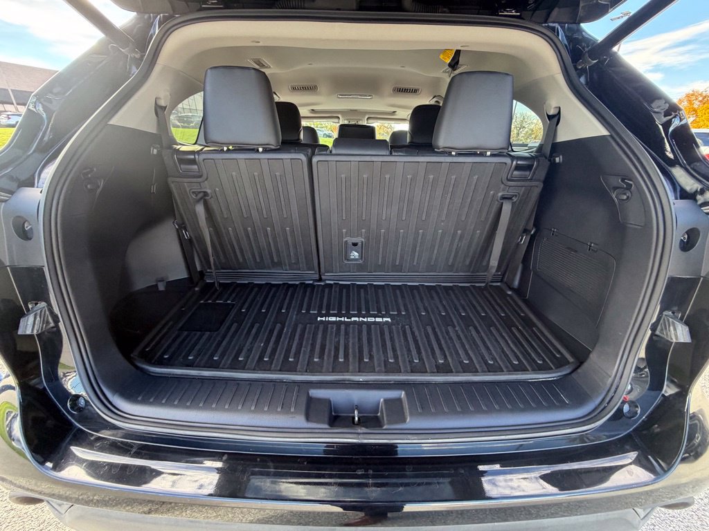 Used 2023 Toyota Highlander XLE AWD/4WD image 41