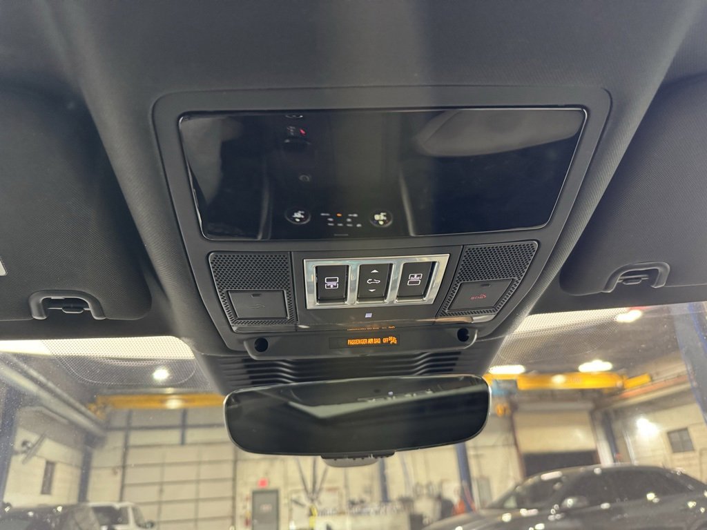 Used 2021 Land Rover Discovery S R-Dynamic image 26