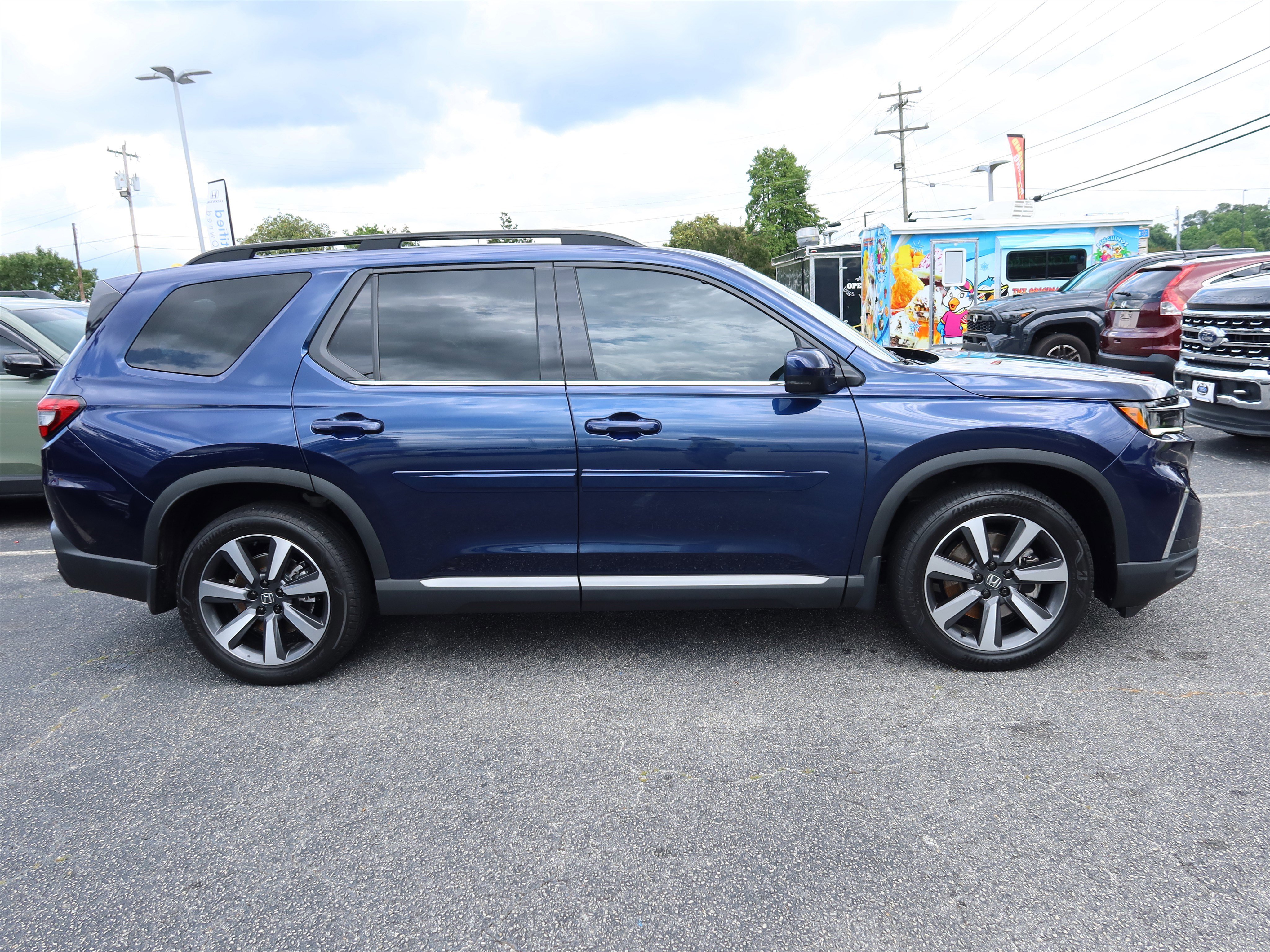 Certified 2023 Honda Pilot Touring image 3