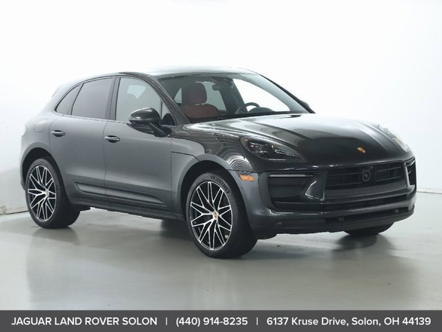 Used 2023 Porsche Macan AWD/4WD image 11