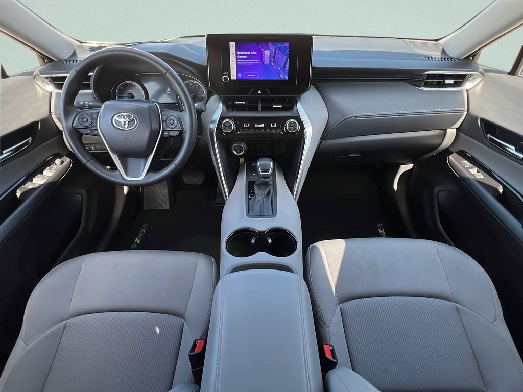 Used 2024 Toyota Venza LE AWD/4WD image 11