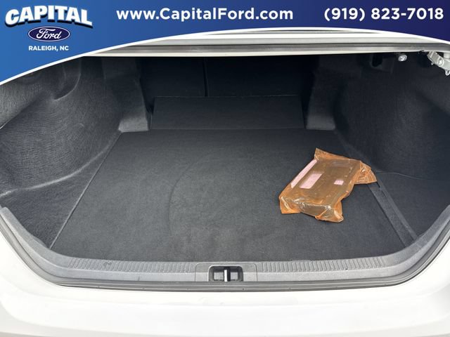 Used 2025 Toyota Camry SE w/ Convenience Package FWD image 16