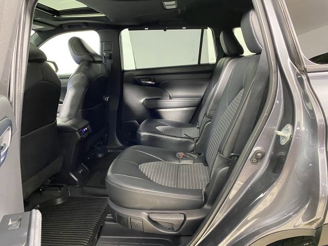 Used 2023 Toyota Highlander XSE image 13