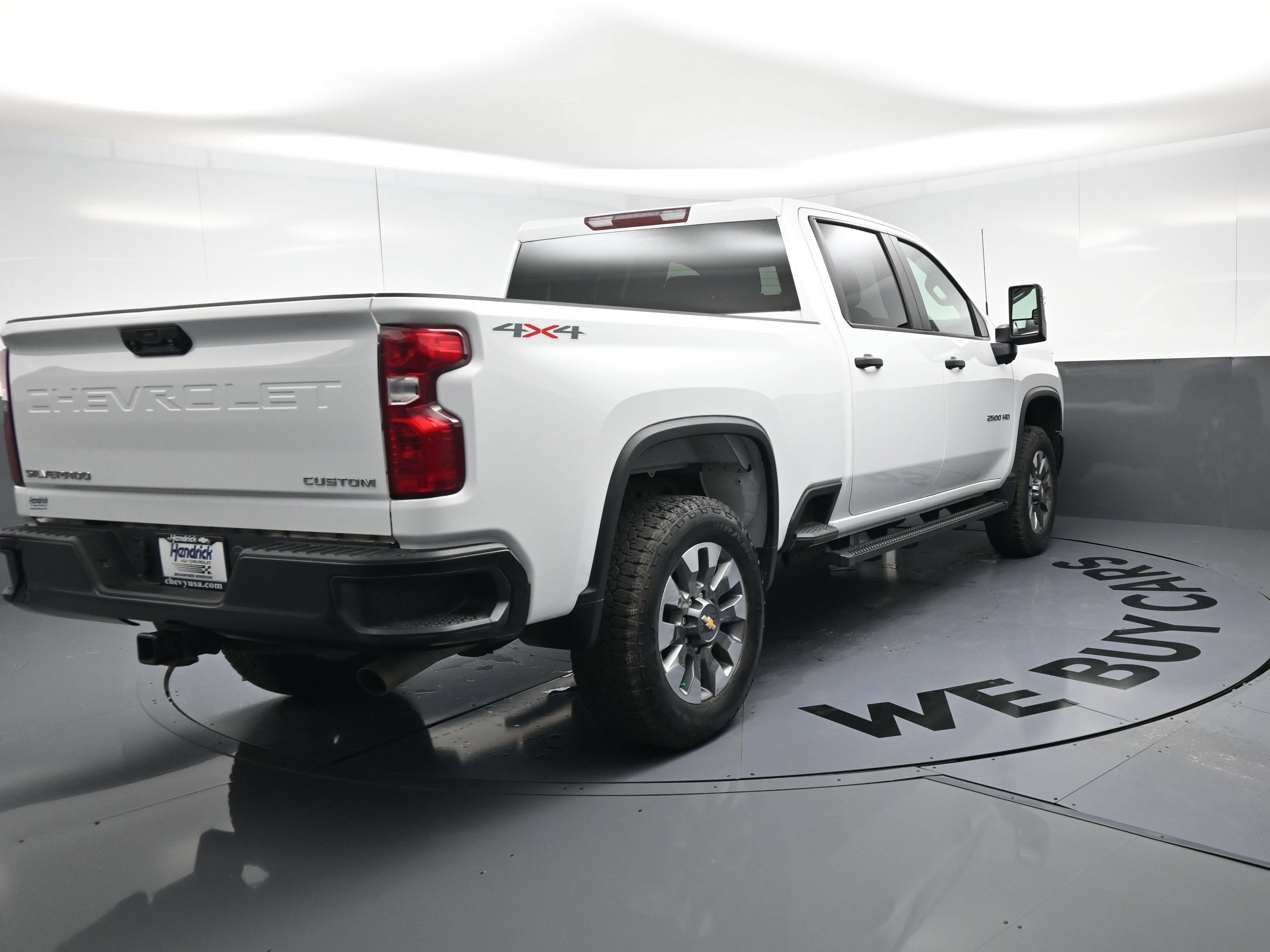 Used 2024 Chevrolet Silverado 2500 Custom w/ Custom Convenience Package AWD/4WD image 9