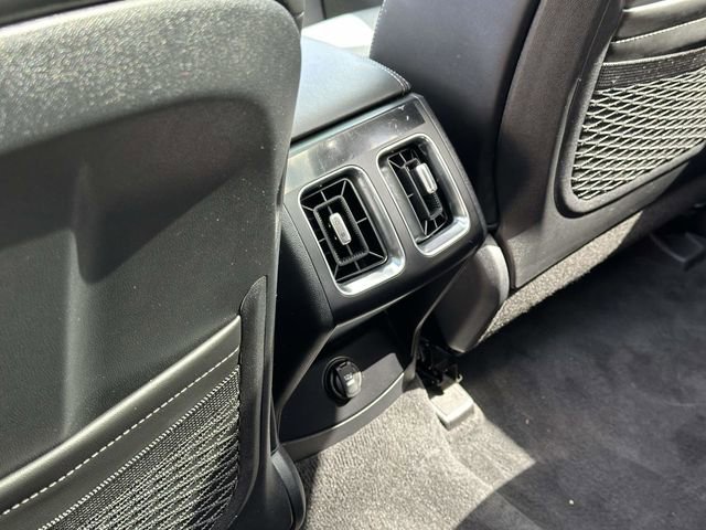 Used 2025 Kia Sorento EX w/ Panoramic Sunroof Package image 17