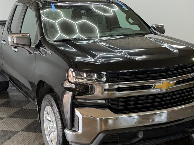 Used 2020 Chevrolet Silverado 1500 LT image 2