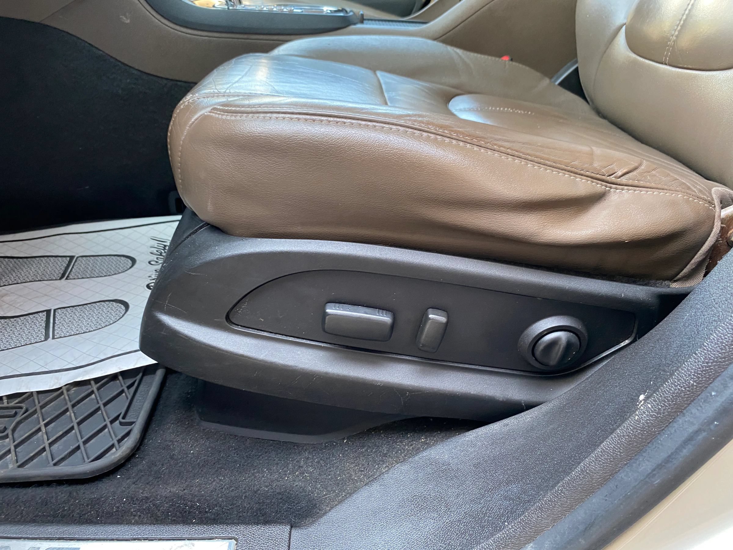 Used 2014 GMC Acadia SLT AWD/4WD image 27