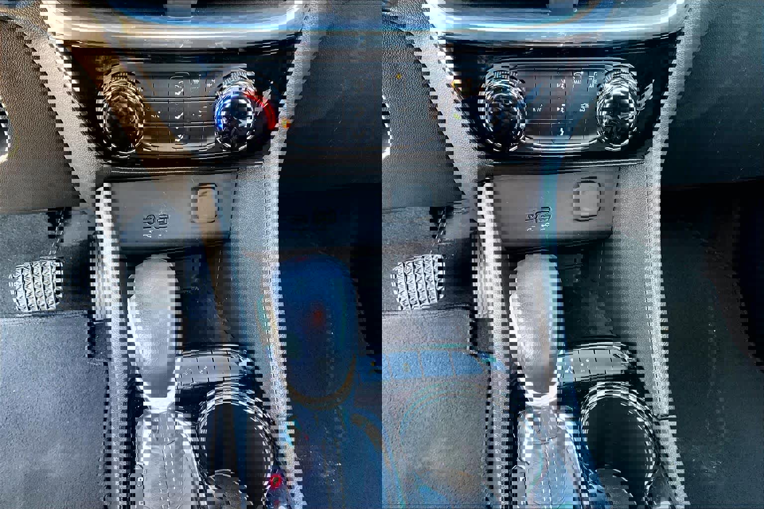 Used 2024 Buick Encore GX Sport Touring image 33