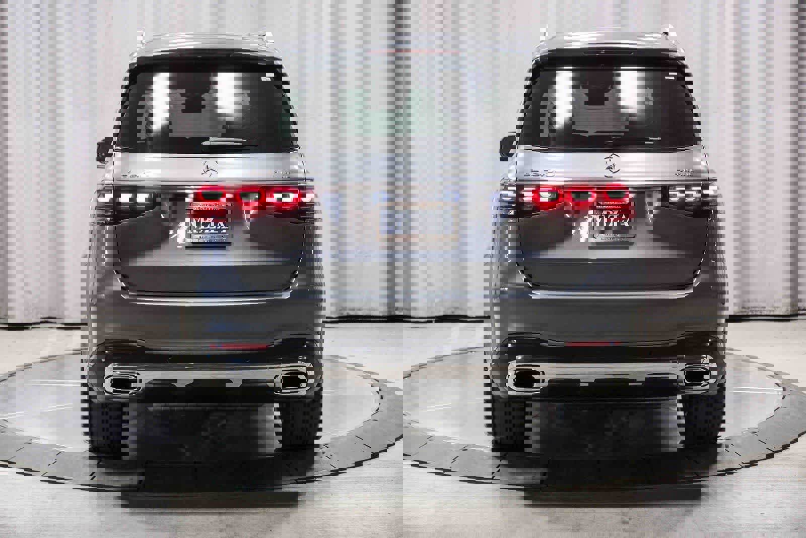 Used 2025 Mercedes-Benz GLS 450 4MATIC image 3