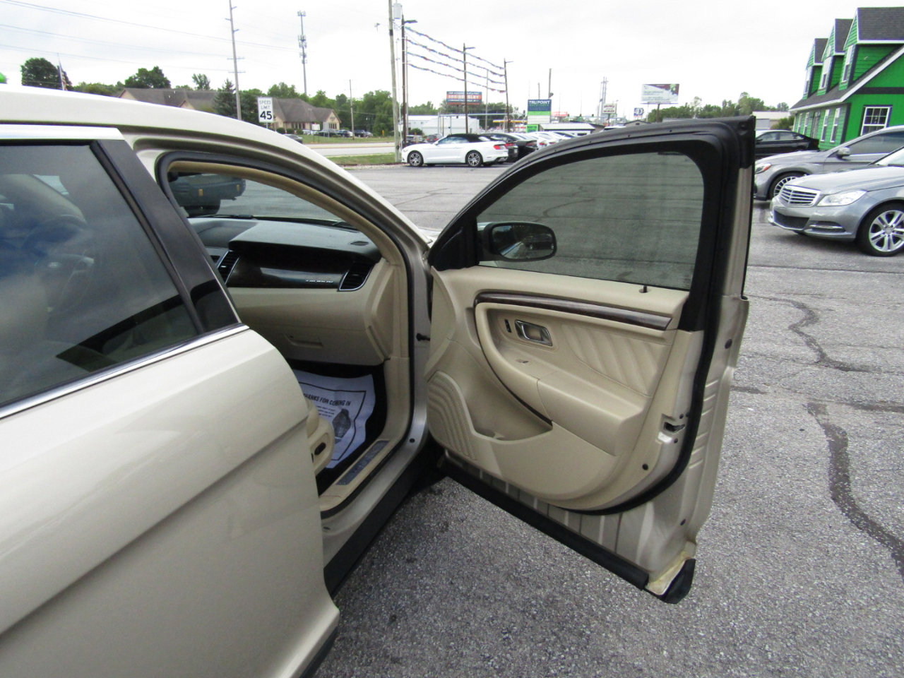 Used 2017 Ford Taurus Limited image 27