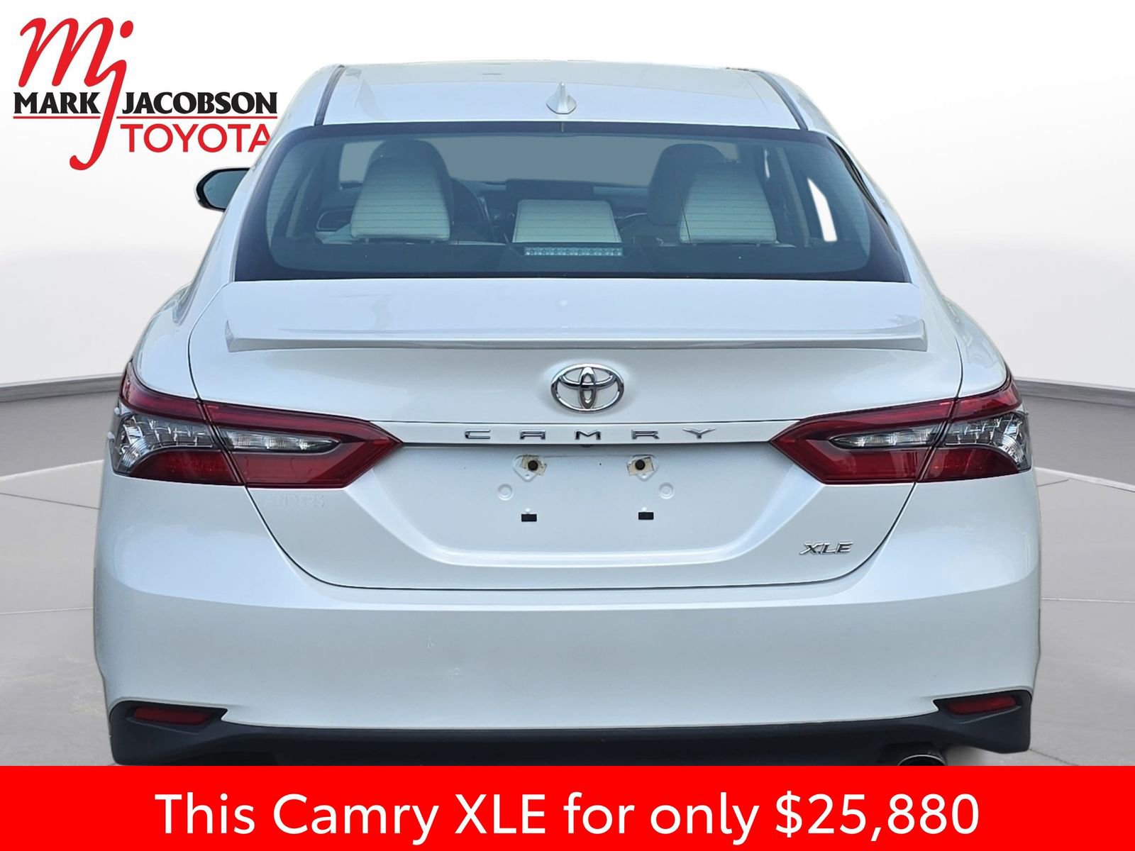 Used 2024 Toyota Camry XLE image 11