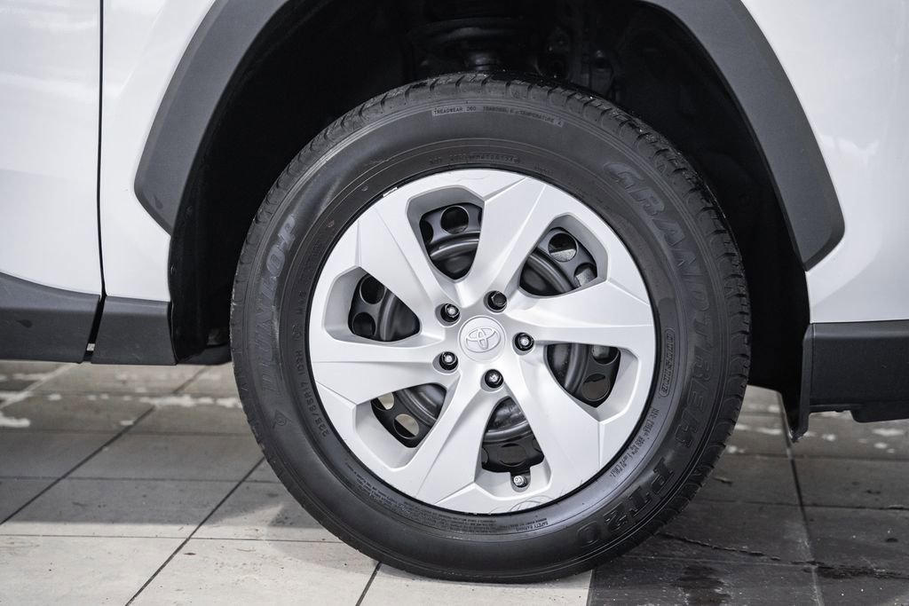 Used 2024 Toyota RAV4 LE image 15