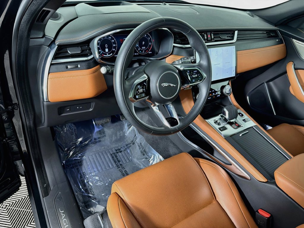 Certified 2026 Jaguar F-PACE R-Dynamic S AWD/4WD image 9