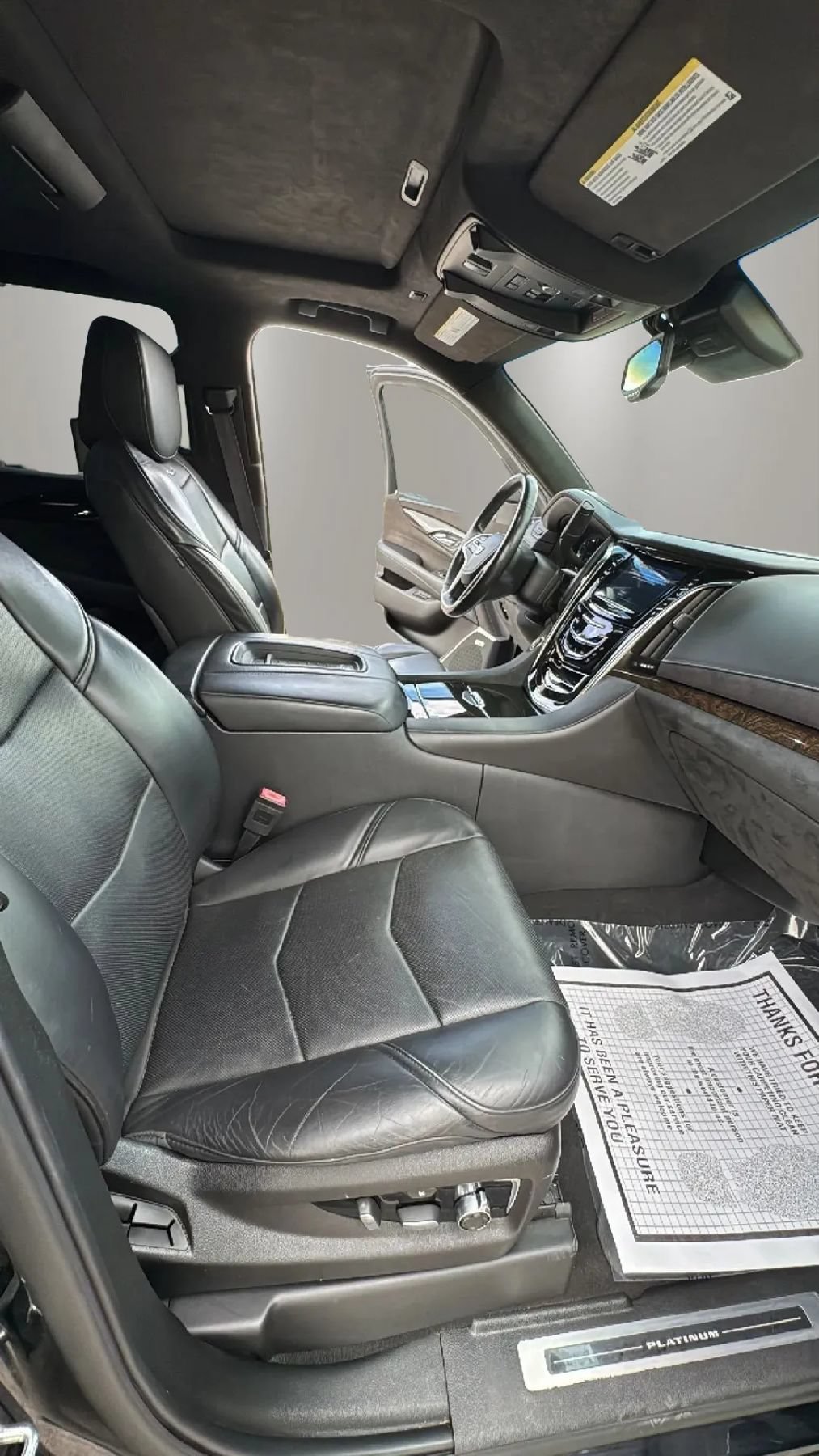 Used 2016 Cadillac Escalade Platinum RWD image 27