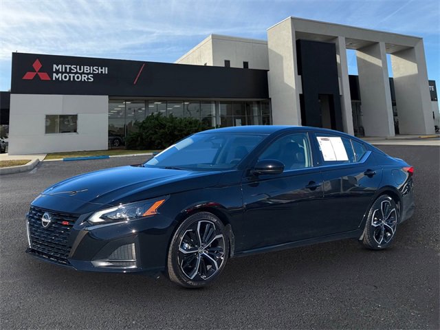 Used 2024 Nissan Altima 2.5 SR image 1