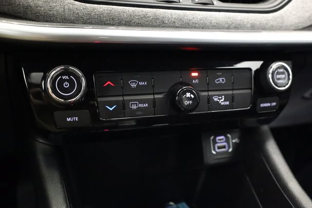 Used 2025 Jeep Compass Latitude AWD/4WD image 23