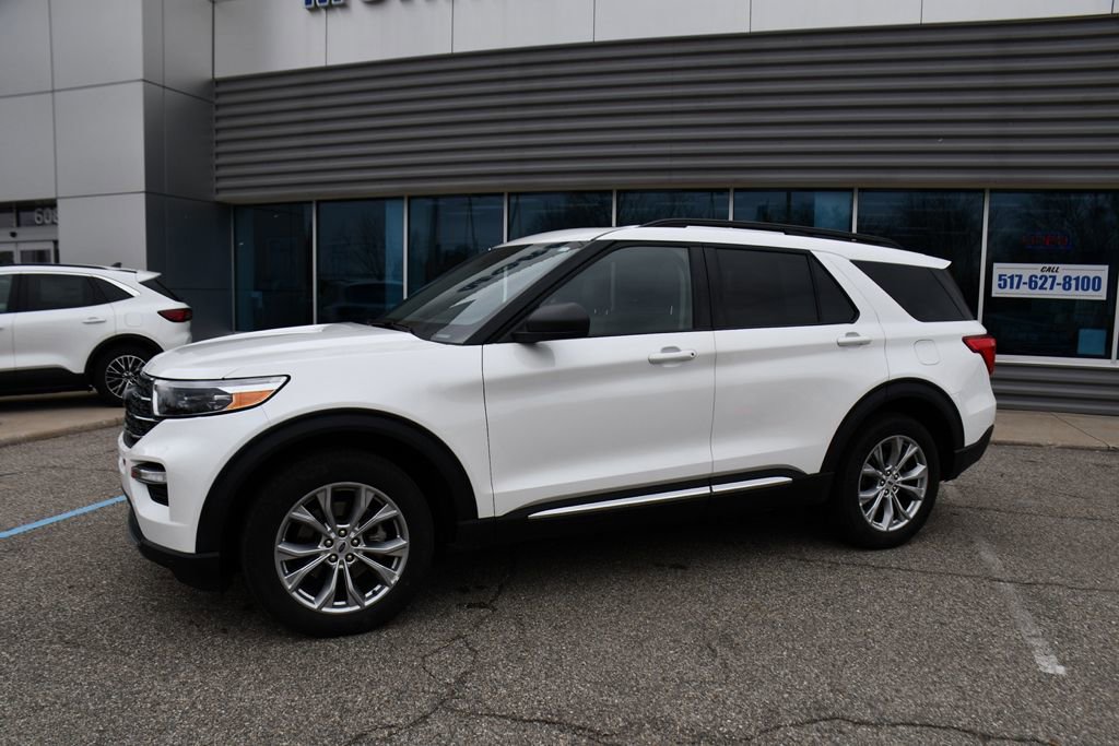 Used 2023 Ford Explorer XLT w/ Equipment Group 202A image 2