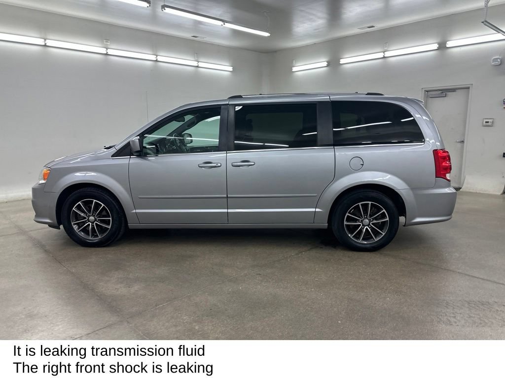 Used 2017 Dodge Grand Caravan SXT FWD image 7