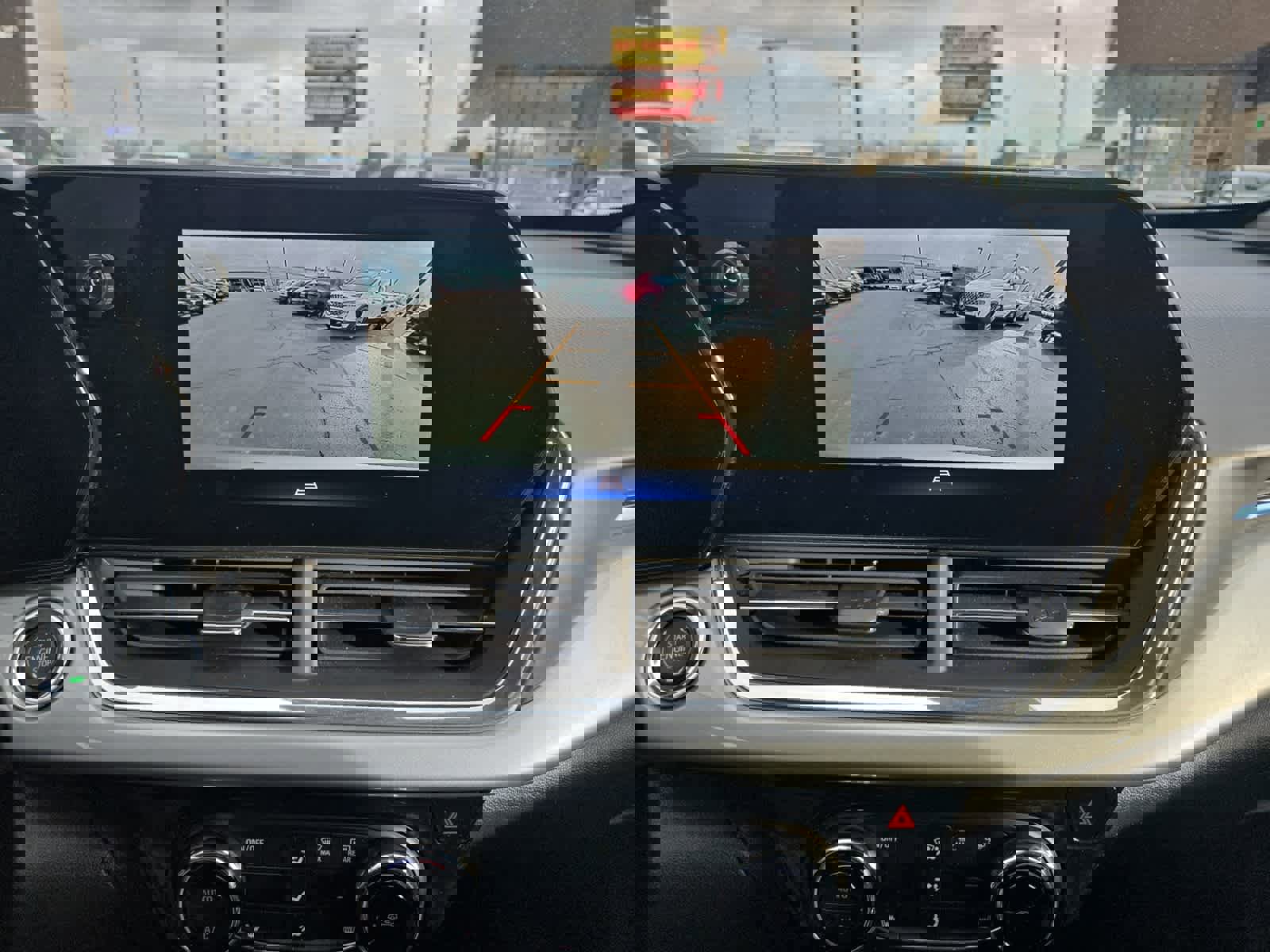 Used 2025 Chevrolet Trax LT w/ LT Convenience Package image 19