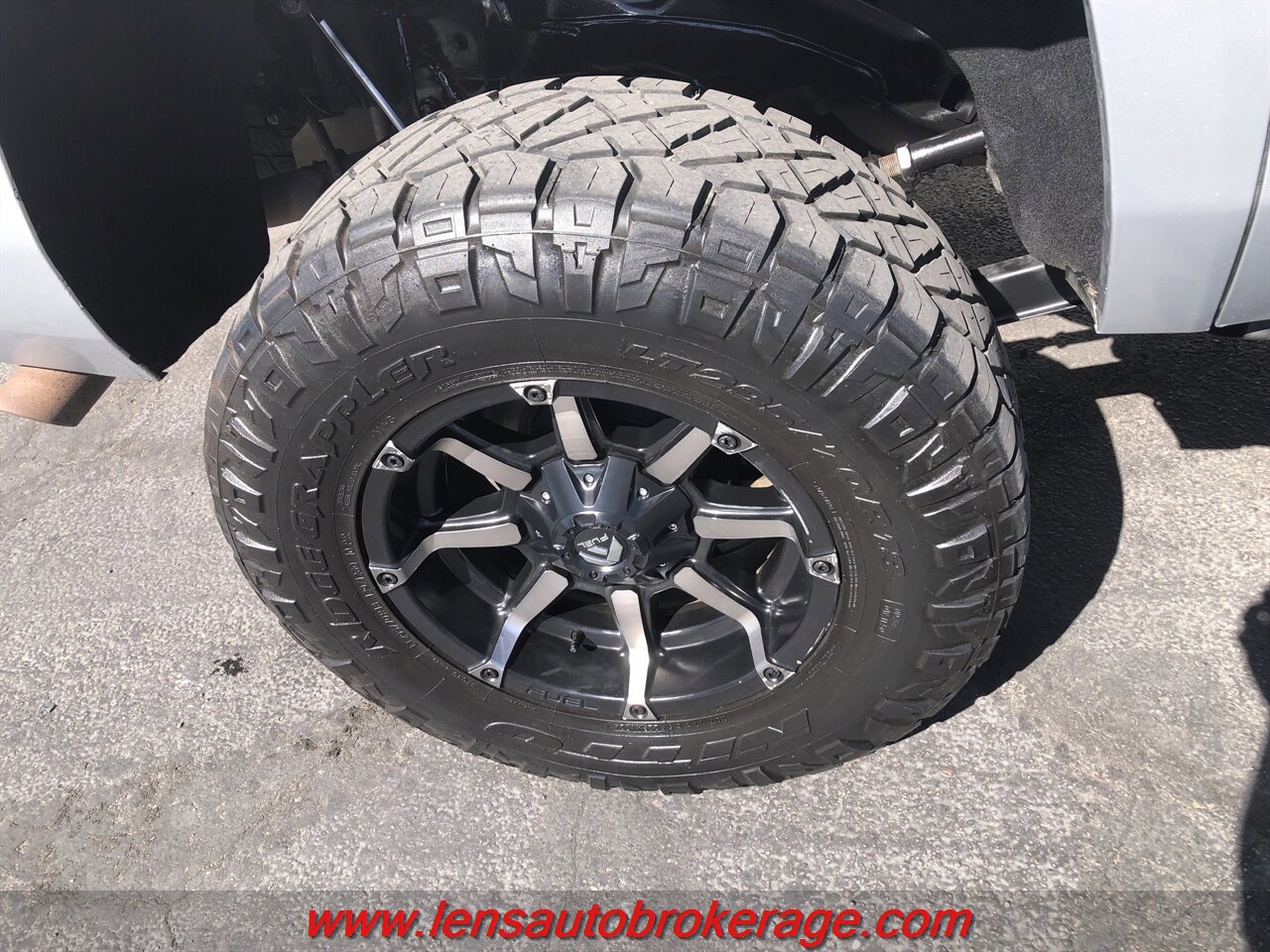 Used 2019 Chevrolet Suburban LT AWD/4WD image 28