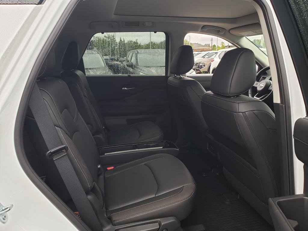 Certified 2025 Nissan Pathfinder SL w/ SL Premium Package image 24