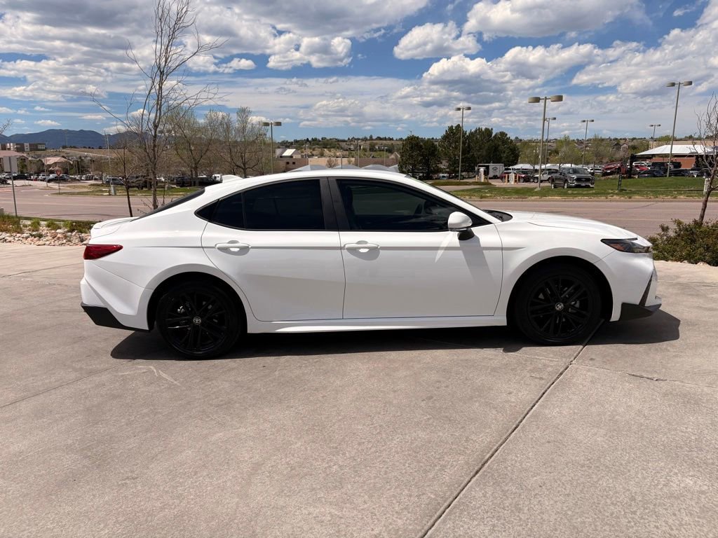Used 2025 Toyota Camry SE AWD/4WD image 8