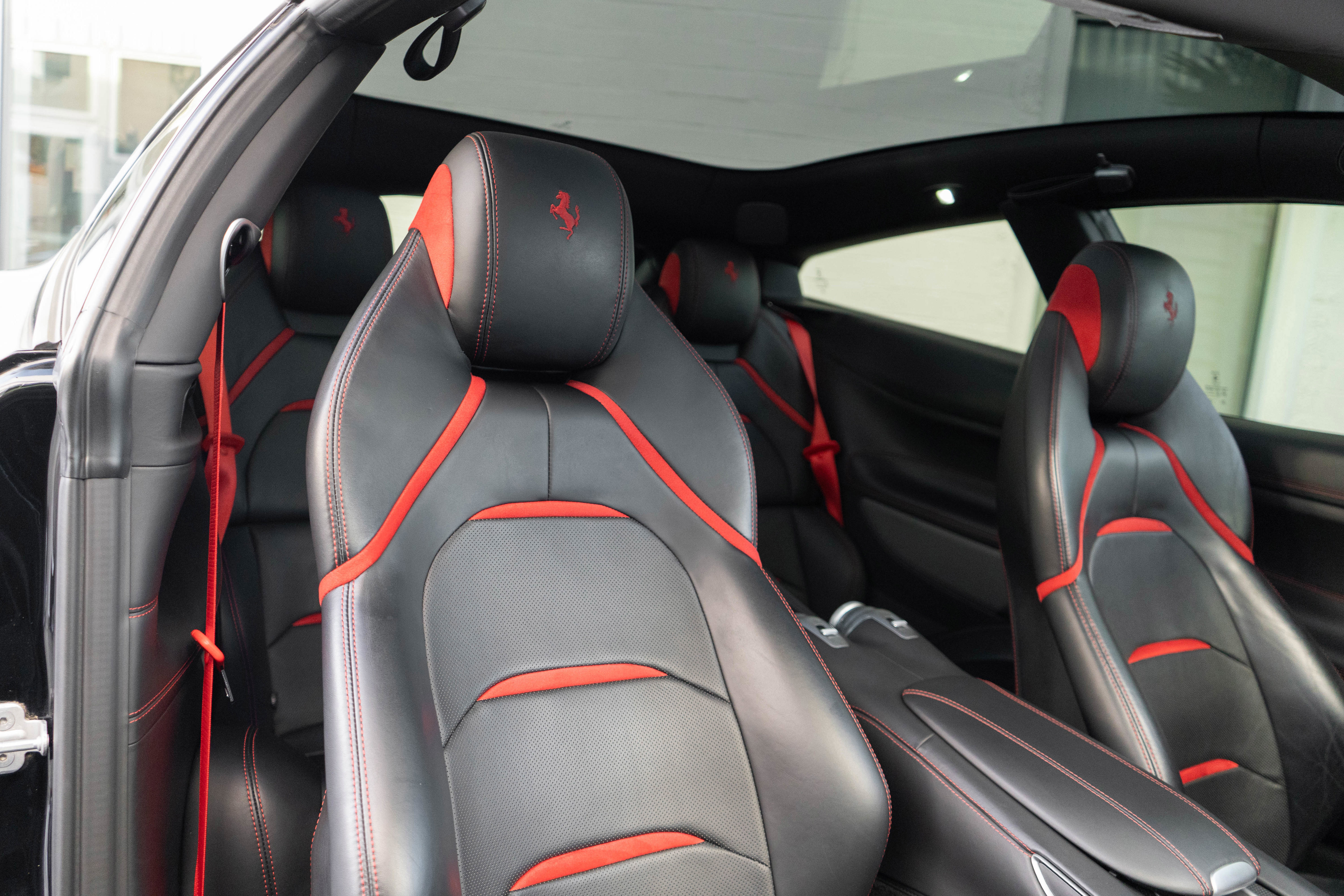 Used 2018 Ferrari GTC4Lusso T image 34
