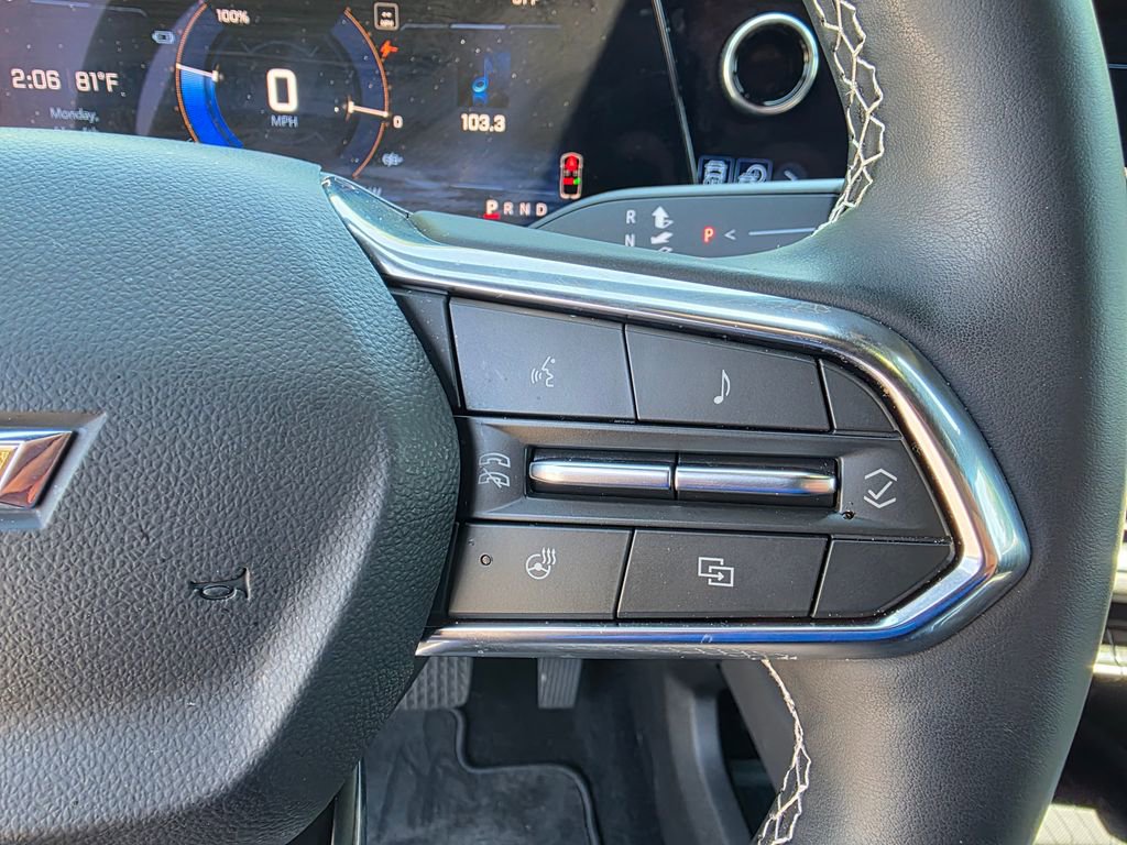 Used 2025 Chevrolet Equinox EV LT w/ Convenience Package FWD image 23