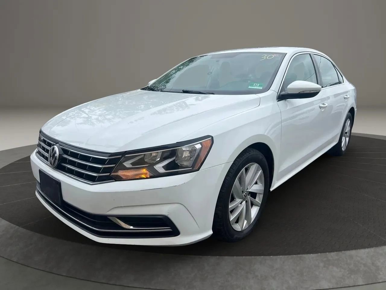 Used 2018 Volkswagen Passat 2.0T SE