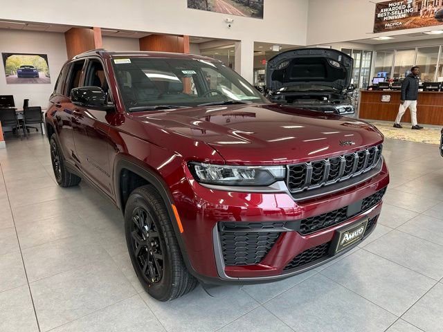 New 2026 Jeep Grand Cherokee Altitude image 4
