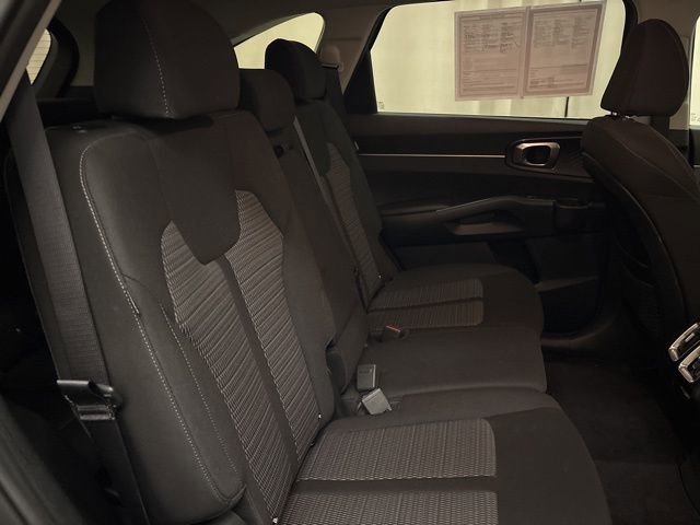 Certified 2025 Kia Sorento LX image 21