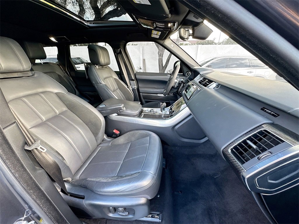Used 2020 Land Rover Range Rover Sport HST image 32