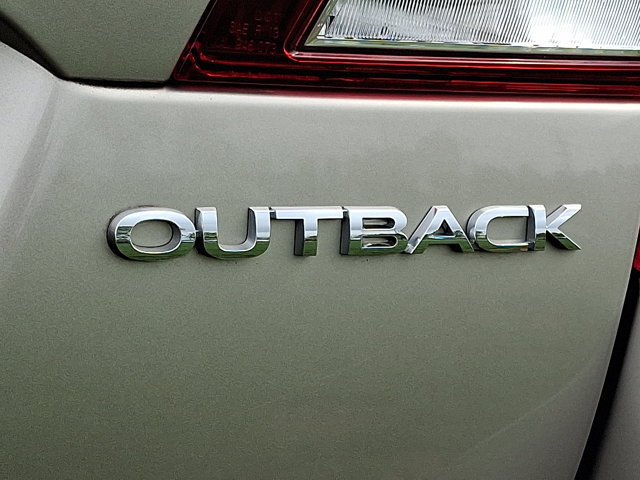 Used 2018 Subaru Outback 2.5i Limited AWD/4WD image 10