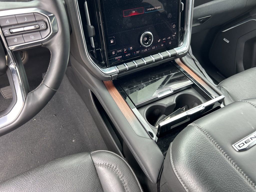 Used 2025 GMC Yukon XL Denali RWD image 23