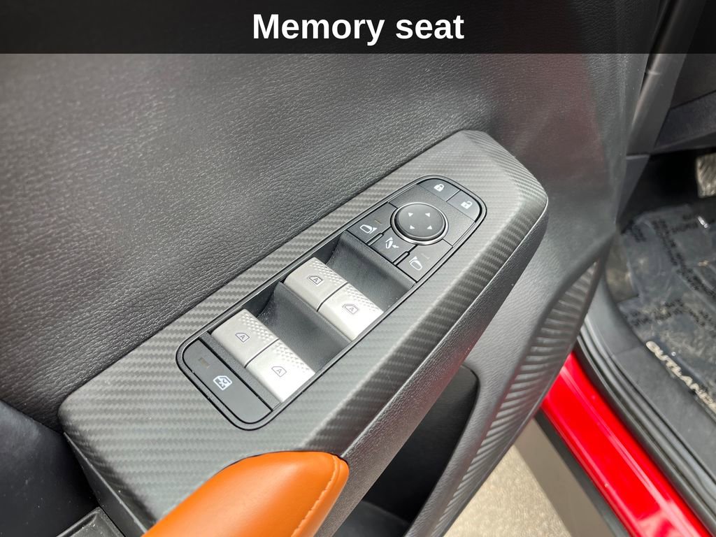 Used 2024 Mitsubishi Outlander SEL image 15