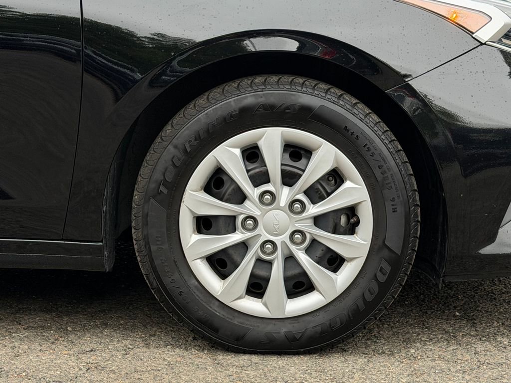 Used 2022 Kia Forte Sedan FWD image 7