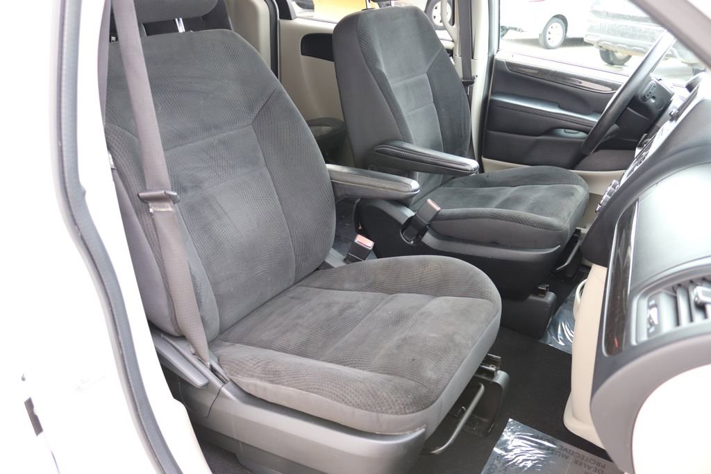 Used 2019 Dodge Grand Caravan SE image 32