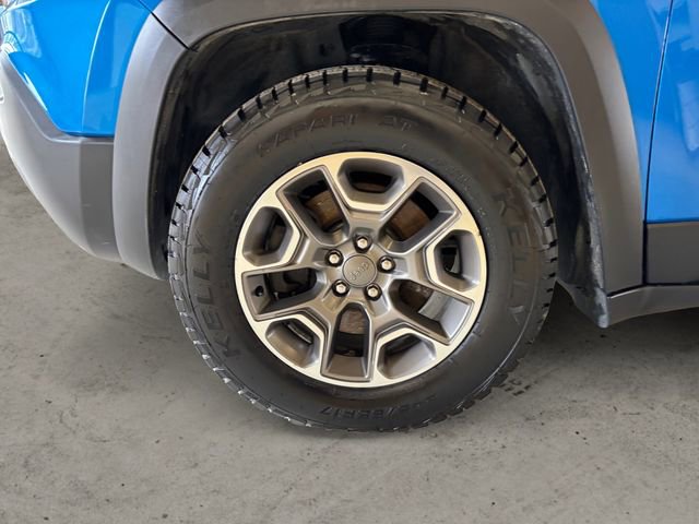 Used 2020 Jeep Cherokee Trailhawk w/ Cold Weather Group image 14