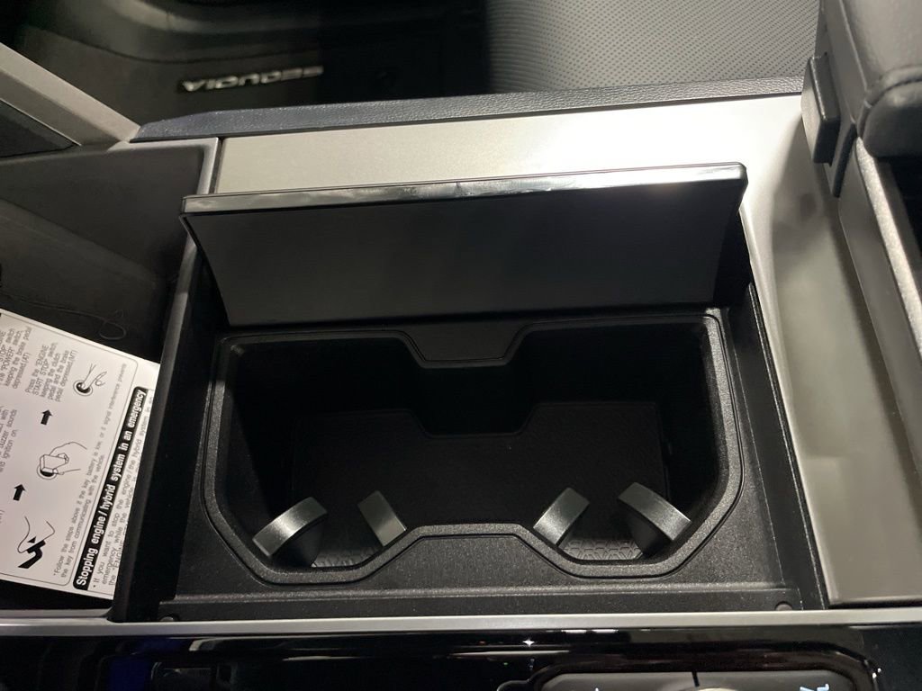 Used 2025 Toyota Sequoia SR5 AWD/4WD image 40