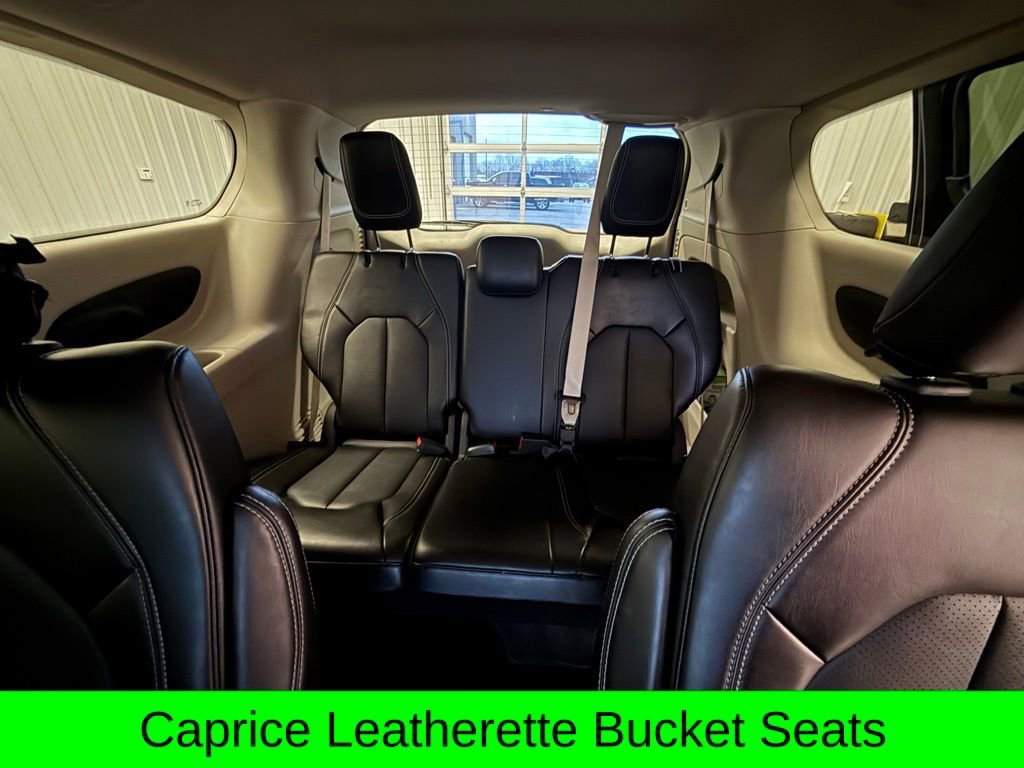 Used 2024 Chrysler Pacifica Touring-L image 13