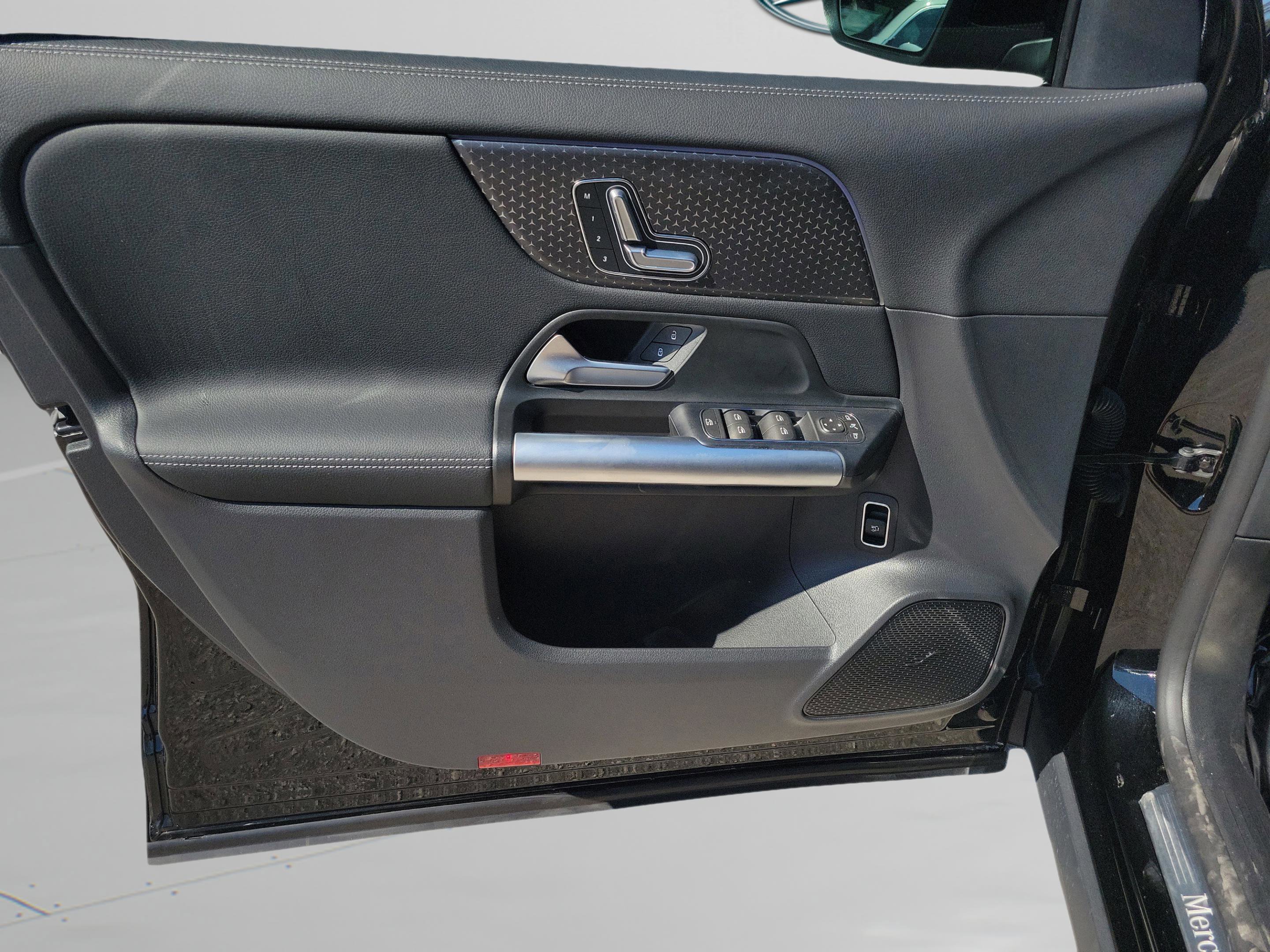 Certified 2025 Mercedes-Benz GLA 250 image 29