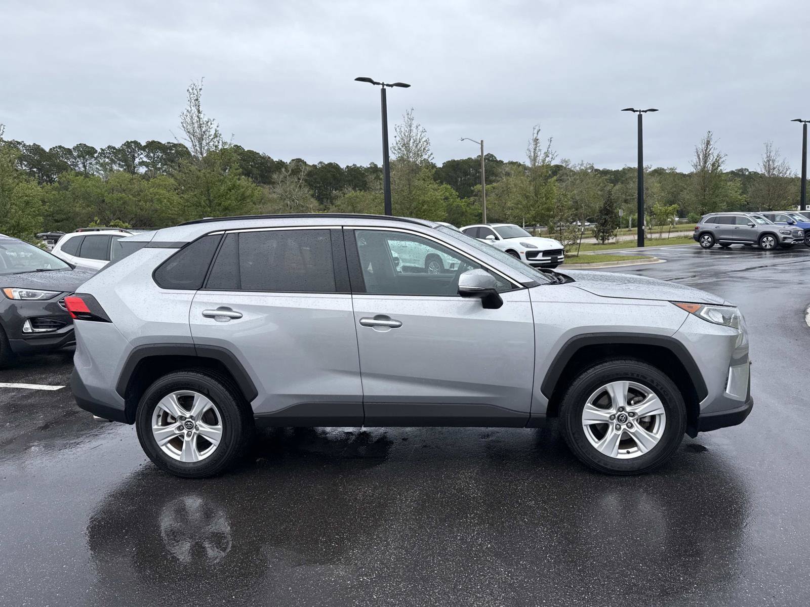 Used 2020 Toyota RAV4 XLE image 2