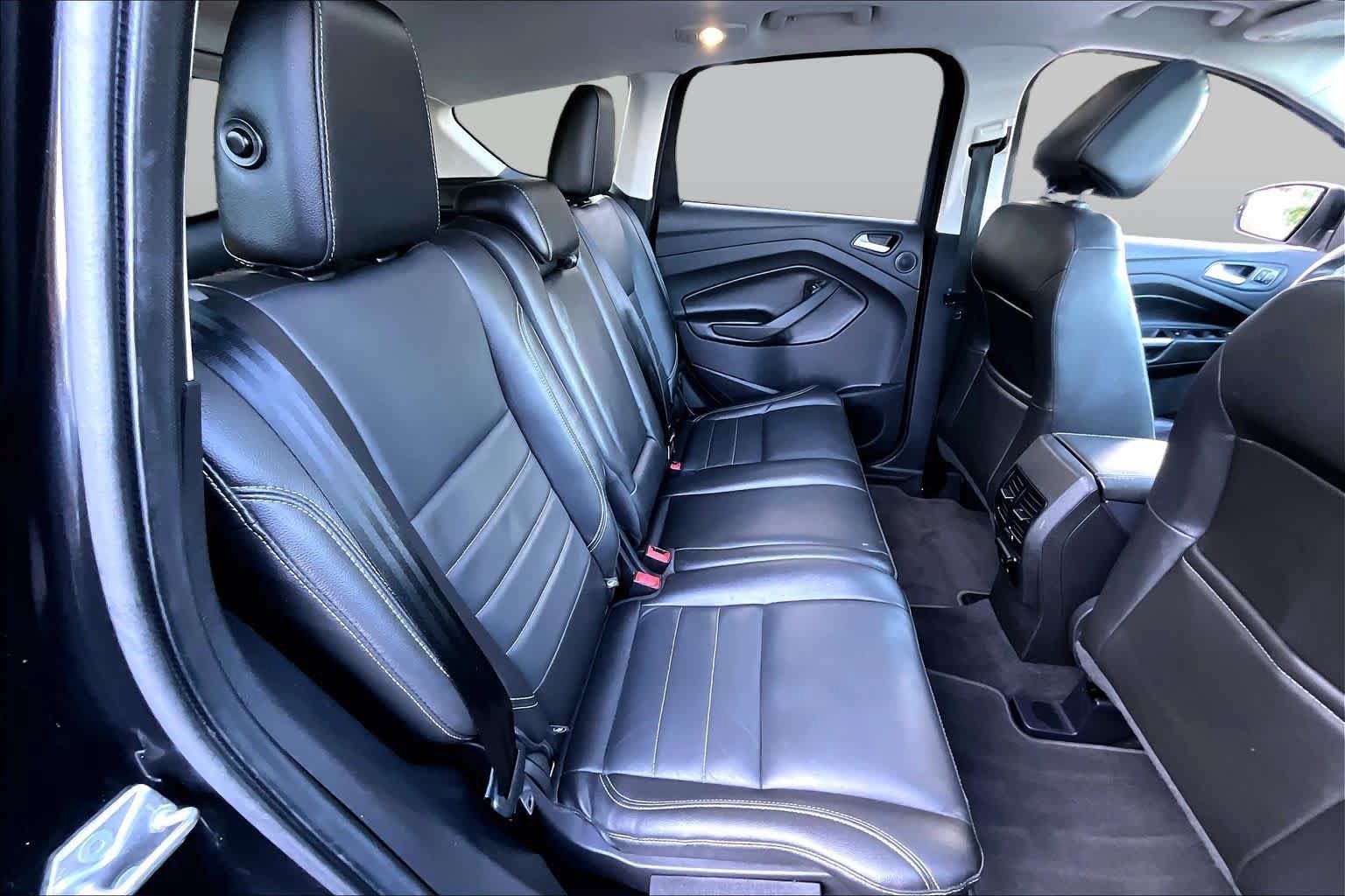 Used 2015 Ford Escape Titanium w/ Equipment Group 301A AWD/4WD image 19