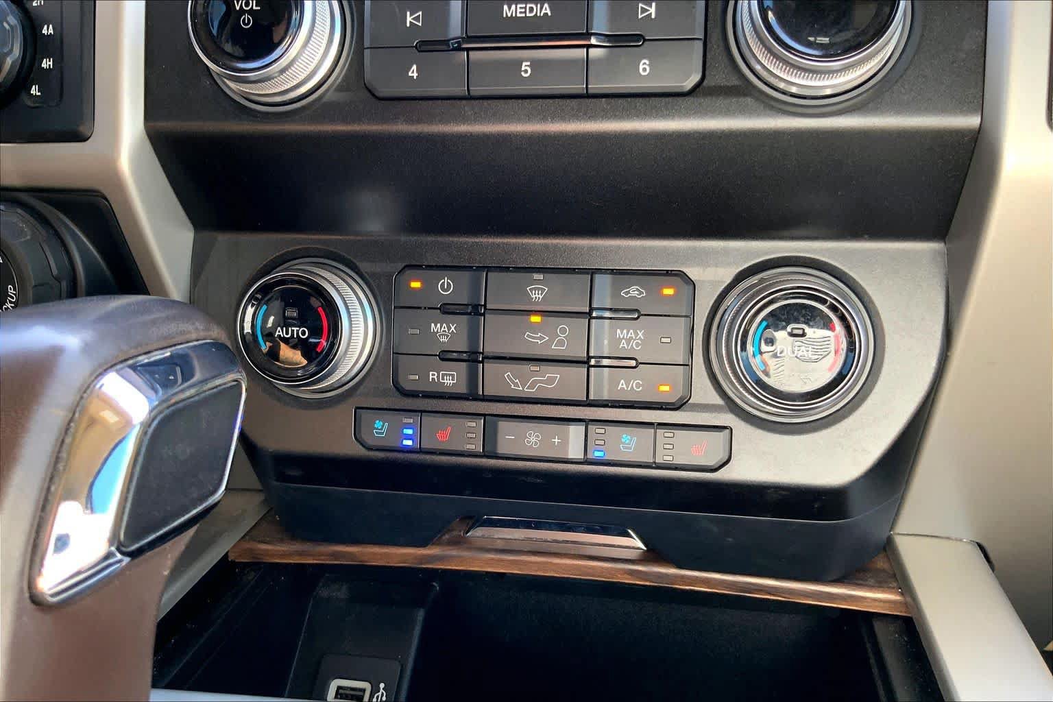 Used 2019 Ford F150 Lariat w/ Equipment Group 502A Luxury AWD/4WD image 34