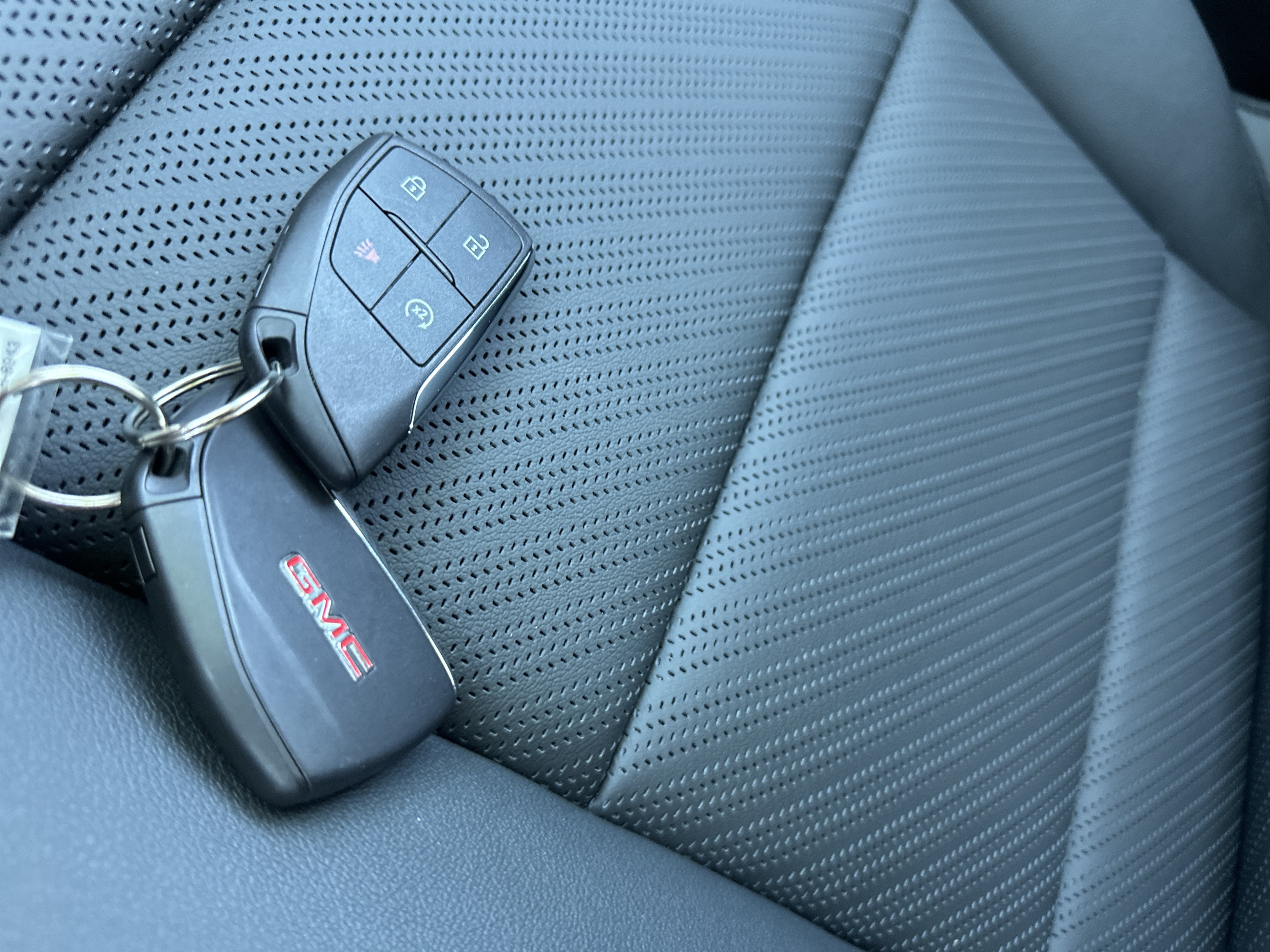 Used 2026 GMC Canyon AT4X AWD/4WD image 15