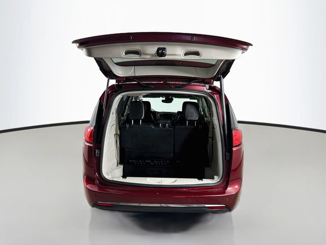 Used 2019 Chrysler Pacifica Limited w/ Advanced Safetytec Group FWD image 27