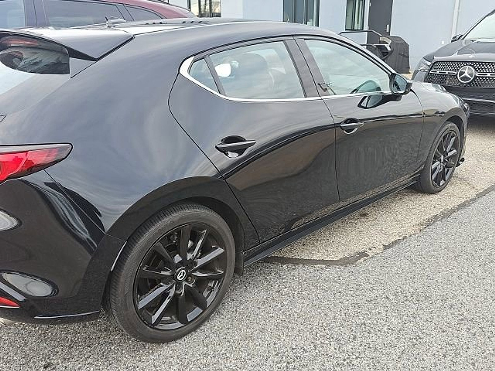 Used 2024 MAZDA MAZDA3 Hatchback w/Premium Plus Pkg image 17