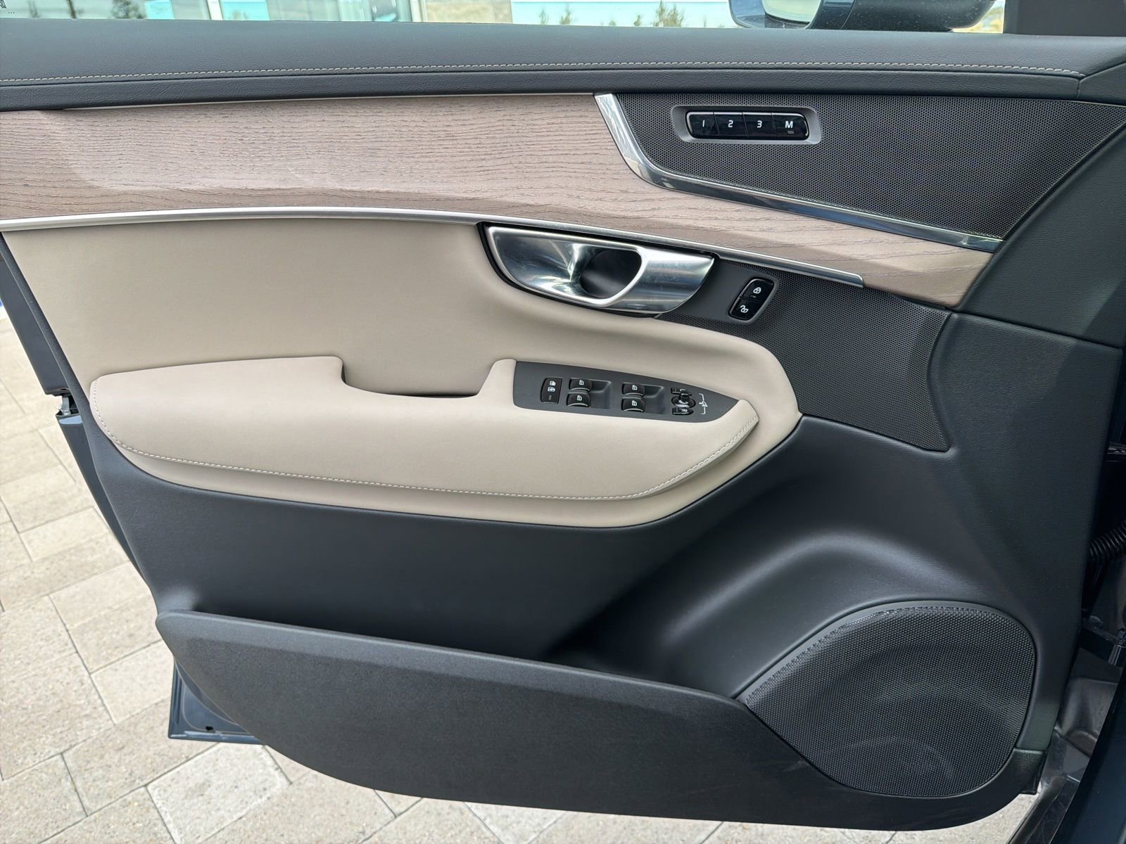New 2026 Volvo XC90 B6 Core w/ Protection Package Premier image 70
