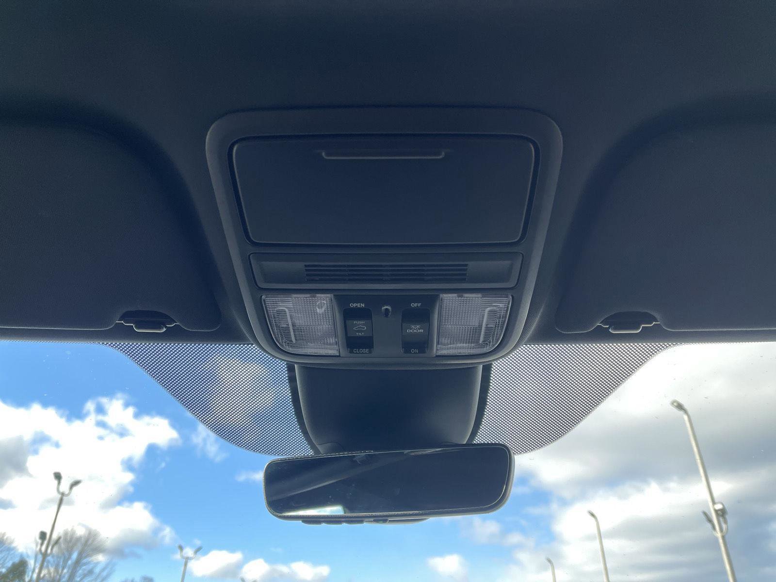 Used 2025 Honda Odyssey Sport-L image 12